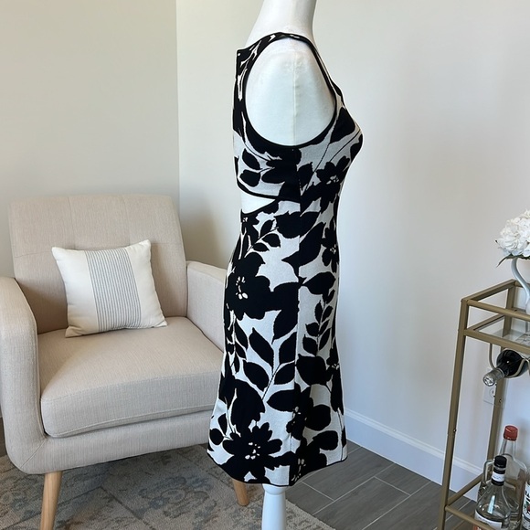 J. Crew Sleeveless Sweater Mini Dress in Floral Jacquard Size Small - Picture 7 of 15